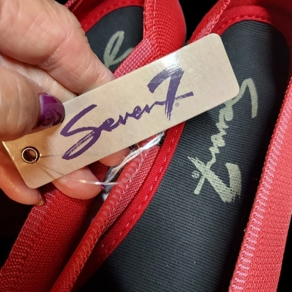 Seven 7 Elsa Point size 8 Flats pointed Red - Picture 2 of 9